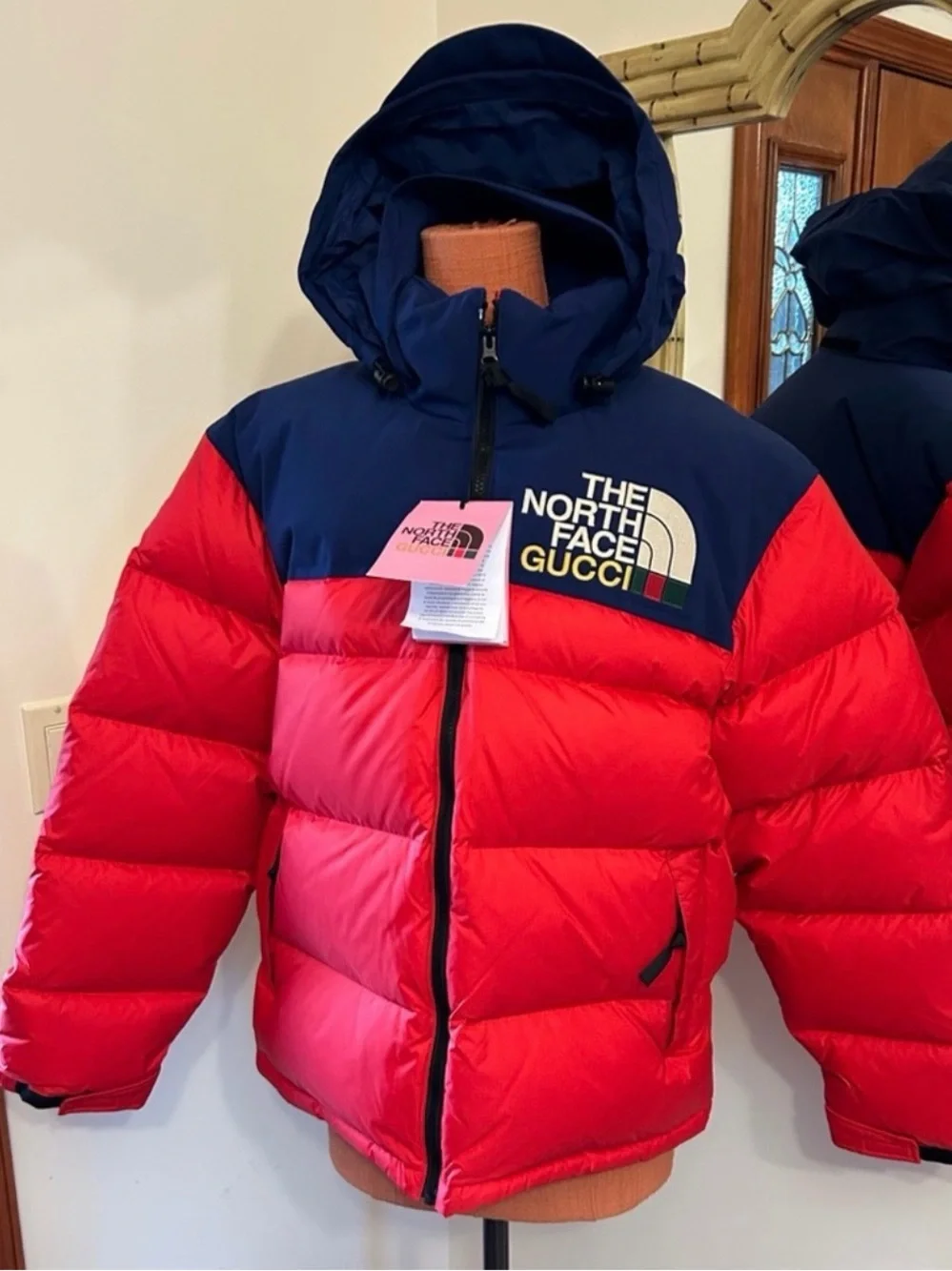 The North Face x Gucci Men’s Red & Navy Puffer Jacket Size Large NEVER USED !